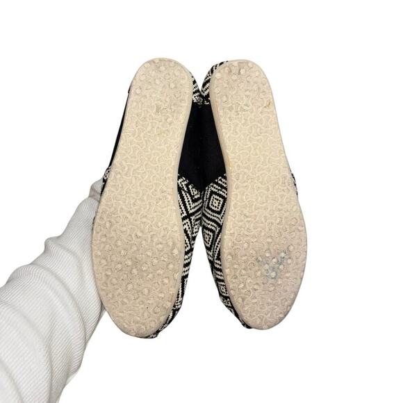 Tom’s Geometric Black White Diamond Slip On Flats Womens 5 Comfort Casual Hippie - Picture 6 of 10